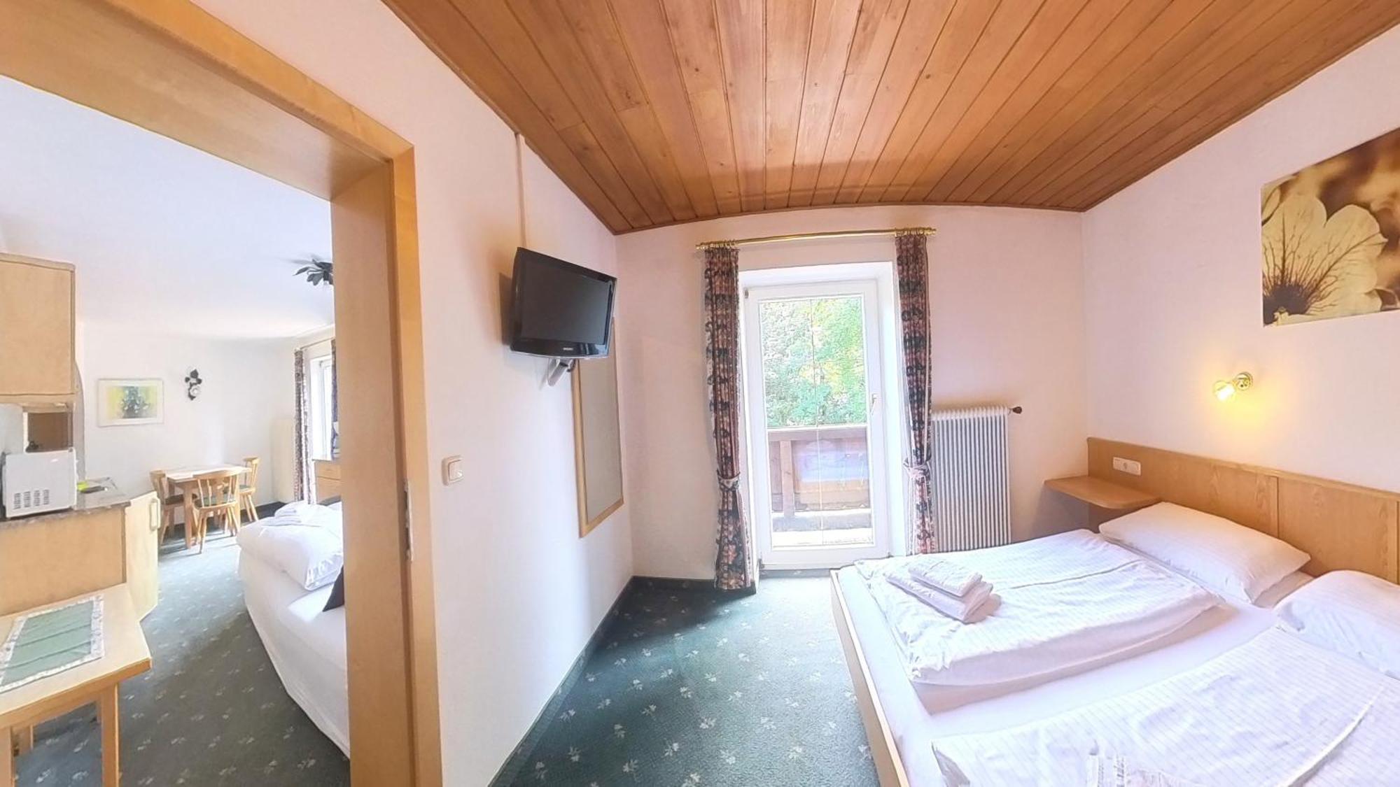 Das Christine Appartement Brixen im Thale Buitenkant foto